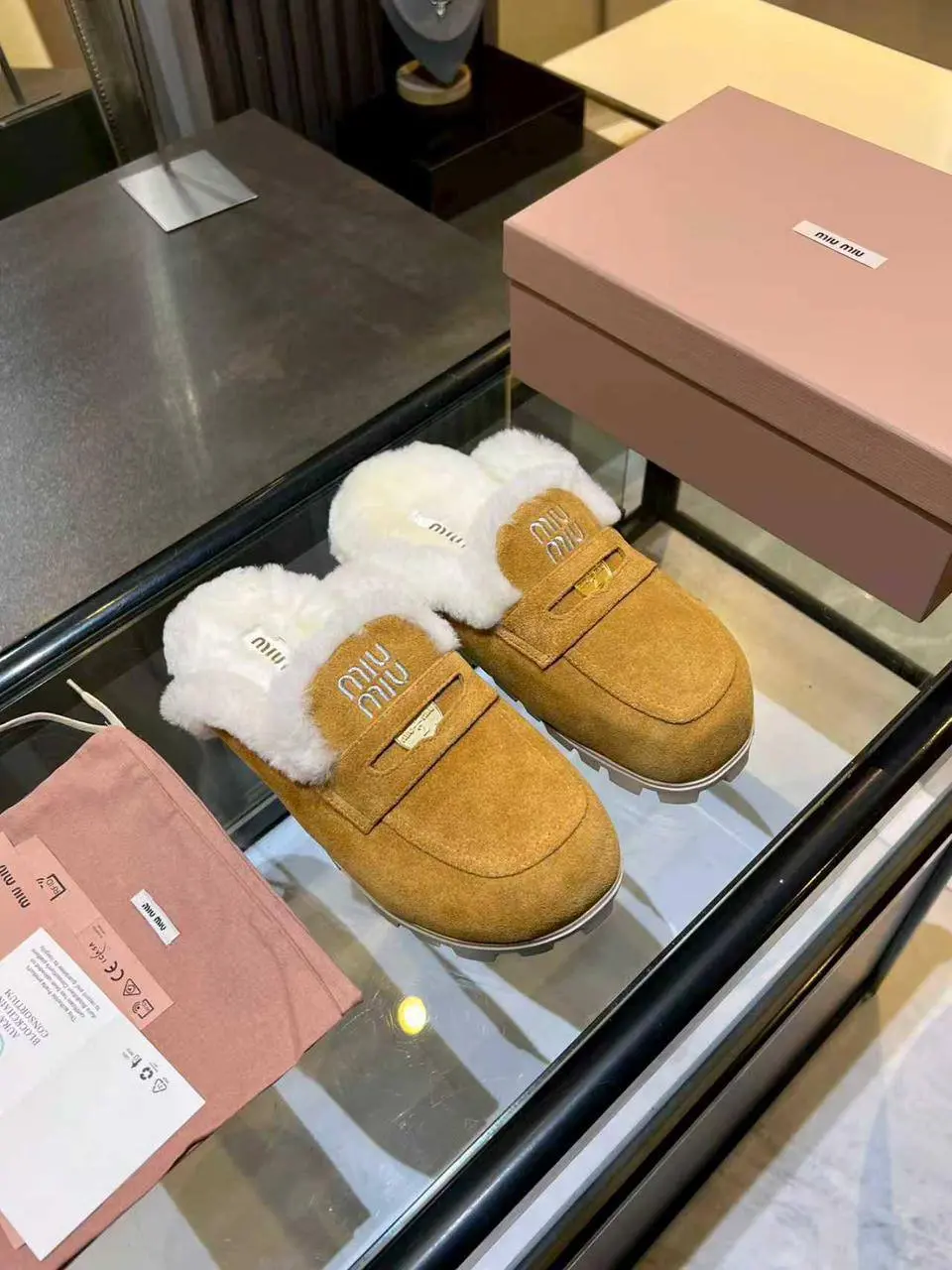 ▪️Премиум
▪️В наличии 36-41 размеры
▪️Цена 16.500₽
▪️Доставка-примерка по Москве
▪️ @byMarybelle
▪️Отправка в регионы ✈️ в этот же день | Сетка — социальная сеть от hh.ru