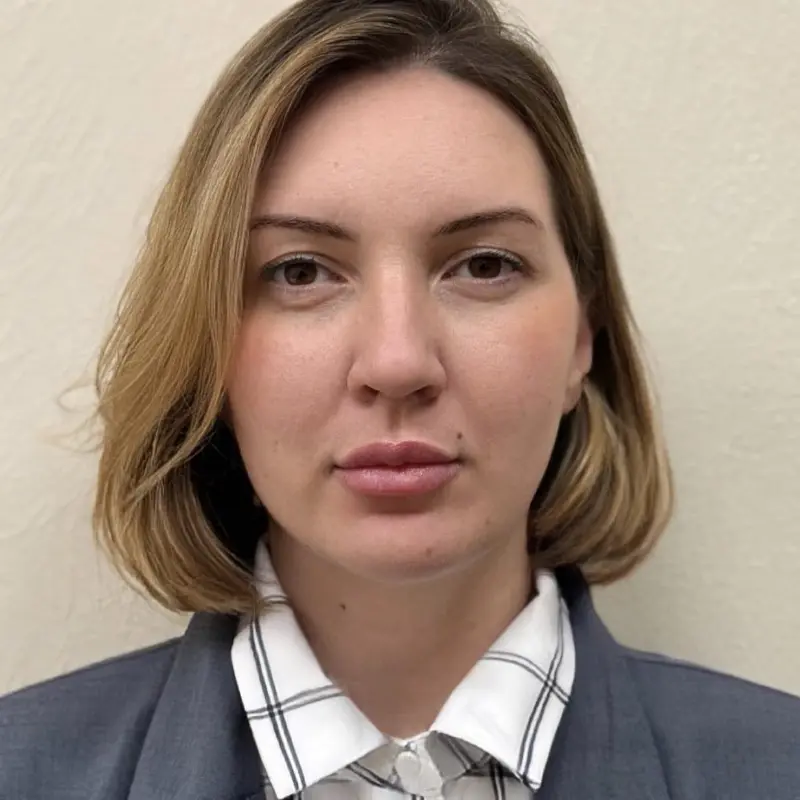 Елена Костраченкова