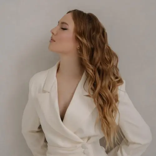 Ксения Липатова