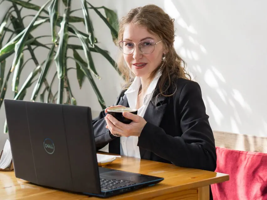 За подписку дарю 2 подарка 🎁 ( листайте до конца👇👇👇)
Здравствуйте, меня зовут Евгения. Я не просто репетитор, но и помощник вашему ребенку в английском языке | Сетка — социальная сеть от hh.ru