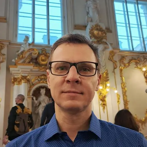 Олег Маненков
