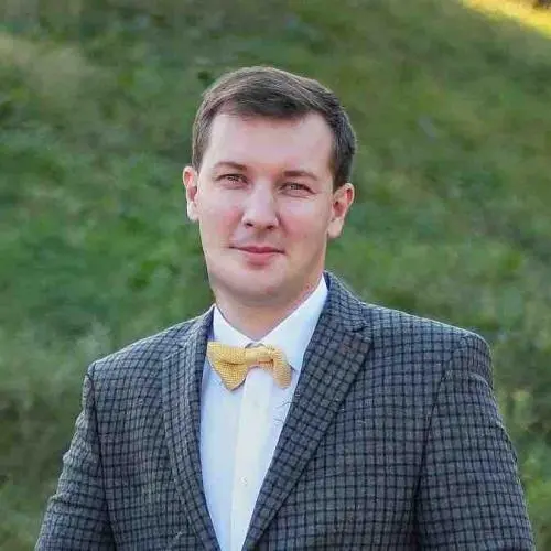Александр Савельев