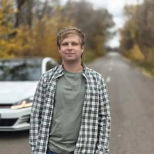 Юрий Иванов