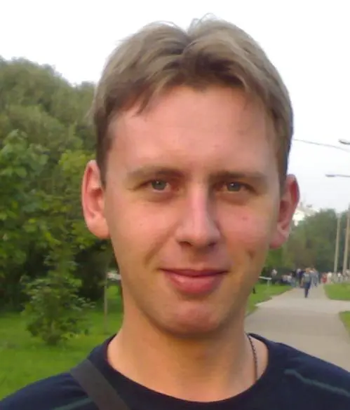 Юрии Староверов