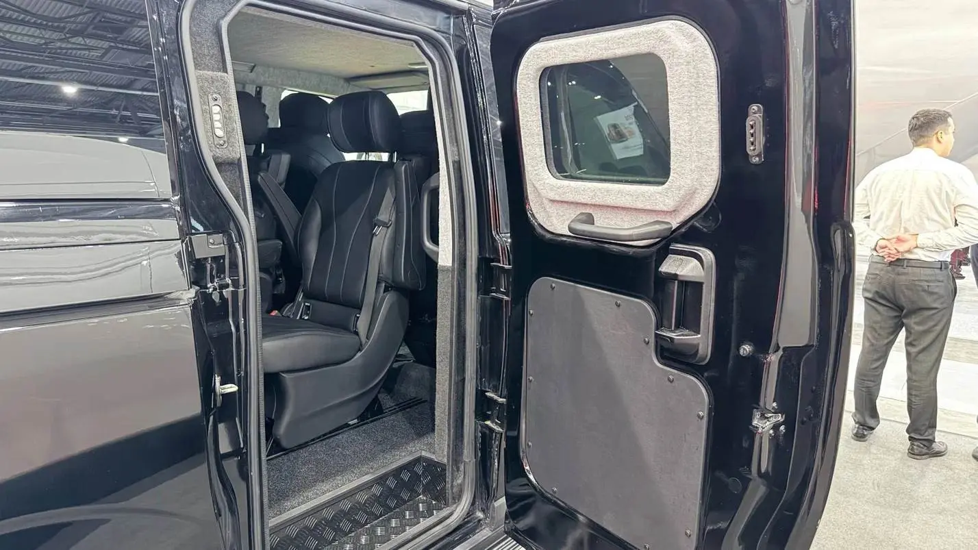 АвтоВАЗ представил бронированный минивэн SKM M9 | Сетка — социальная сеть от hh.ru