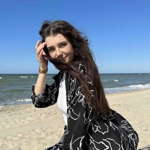 Арина Зейналова