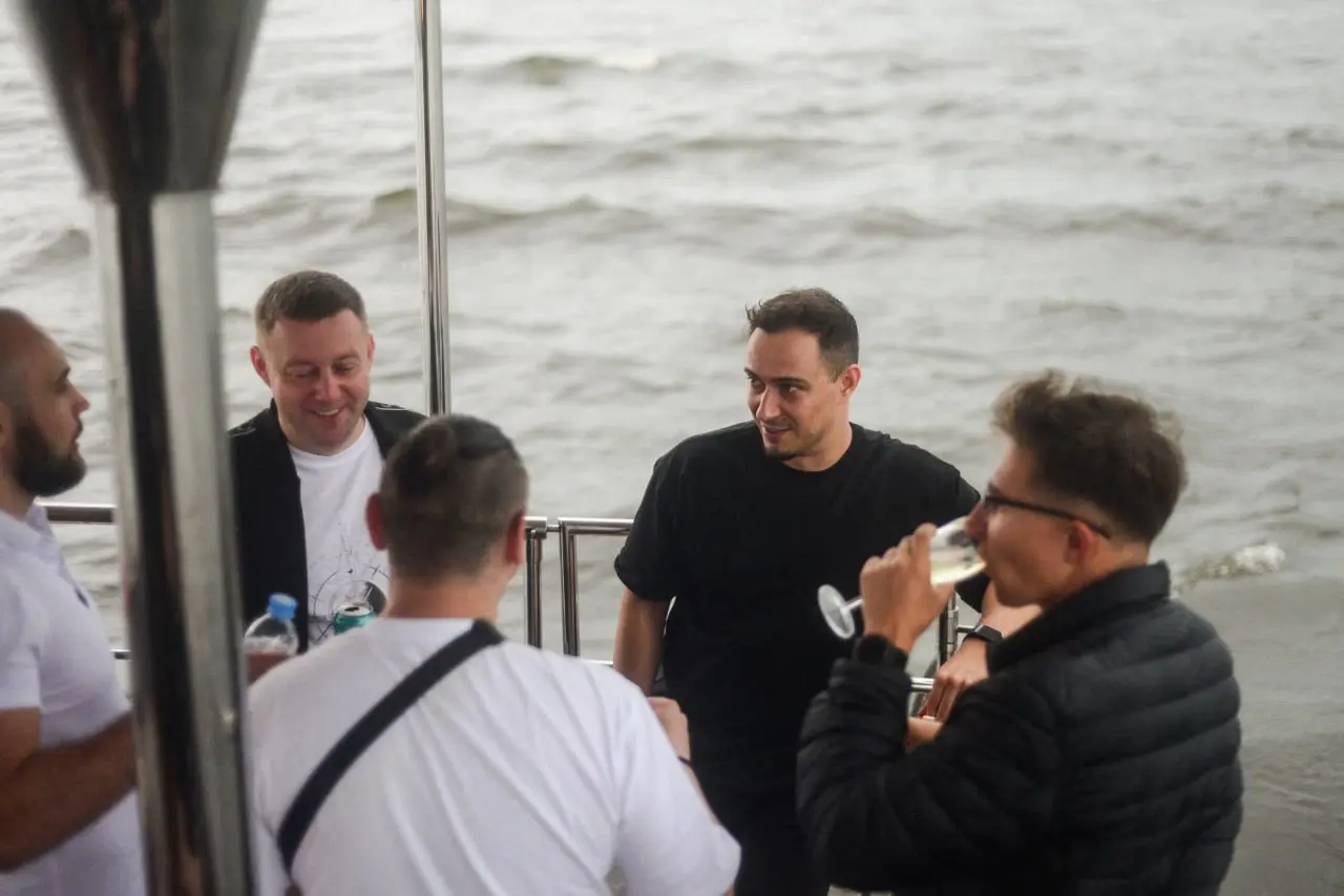 Дамы и господа, приглашаю на МИТАП
В Москве 27 сентября в 13:00 у нас пройдет живой митап от клуба Незаменимых | Сетка — социальная сеть от hh.ru