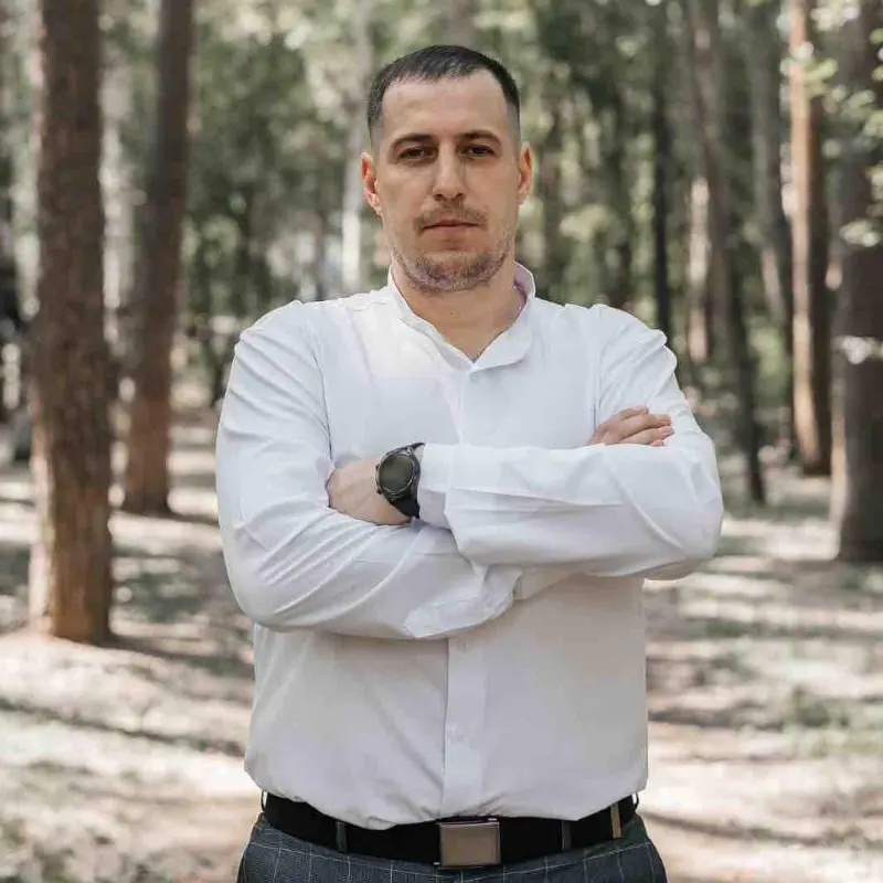 Антон Лопатко