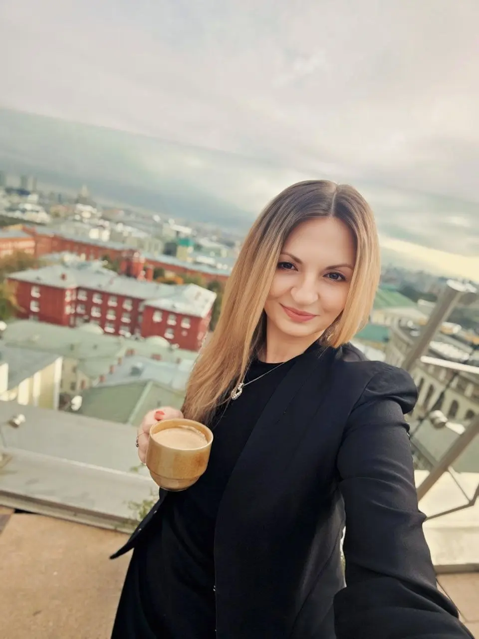 Погода сегодня благоволила поговорить о будущем, а мнее выпала честь и удовольствие не просто модерировать, но и выстроить визионерскую беседу. Россия 2035 | Сетка — социальная сеть от hh.ru