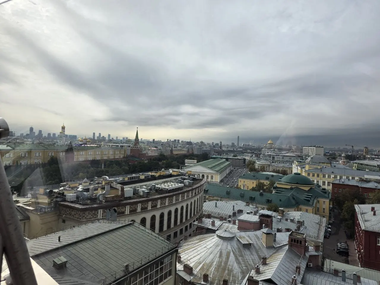 Погода сегодня благоволила поговорить о будущем, а мнее выпала честь и удовольствие не просто модерировать, но и выстроить визионерскую беседу. Россия 2035 | Сетка — социальная сеть от hh.ru