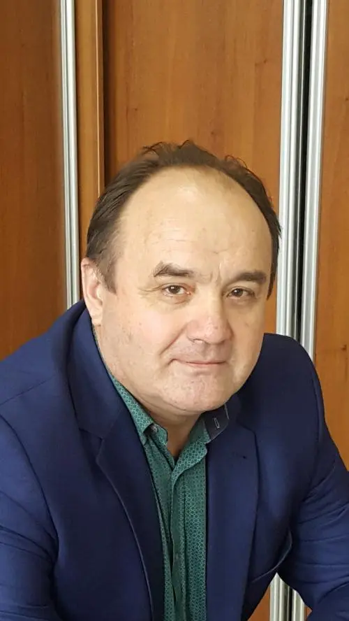 Андрей Попов