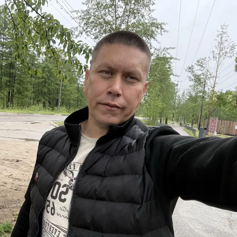 Василий Сахаров