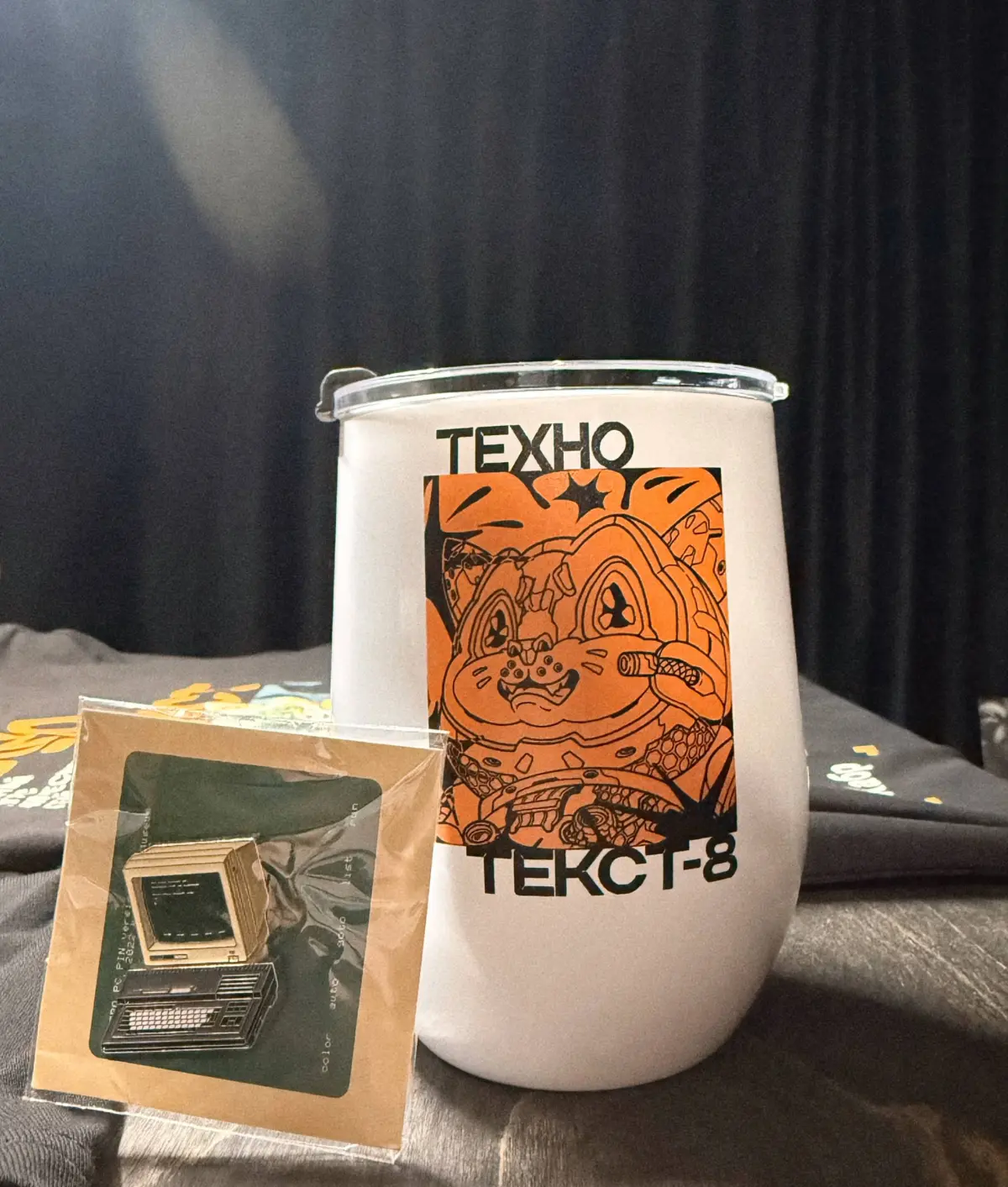 А мне тут подарочки от Хабра приехали за победу в Технотексте 8 🧡
Если вдруг вы пропустили саму статью, то почитать её можно по ссылке https://habr.com/ru/articles/1001140/
#хабр #технотекст8 | Сетка — социальная сеть от hh.ru