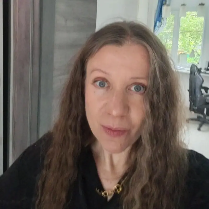 Елена Девликамова
