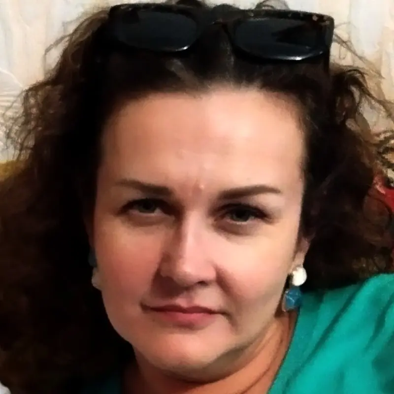 Лариса Светличная