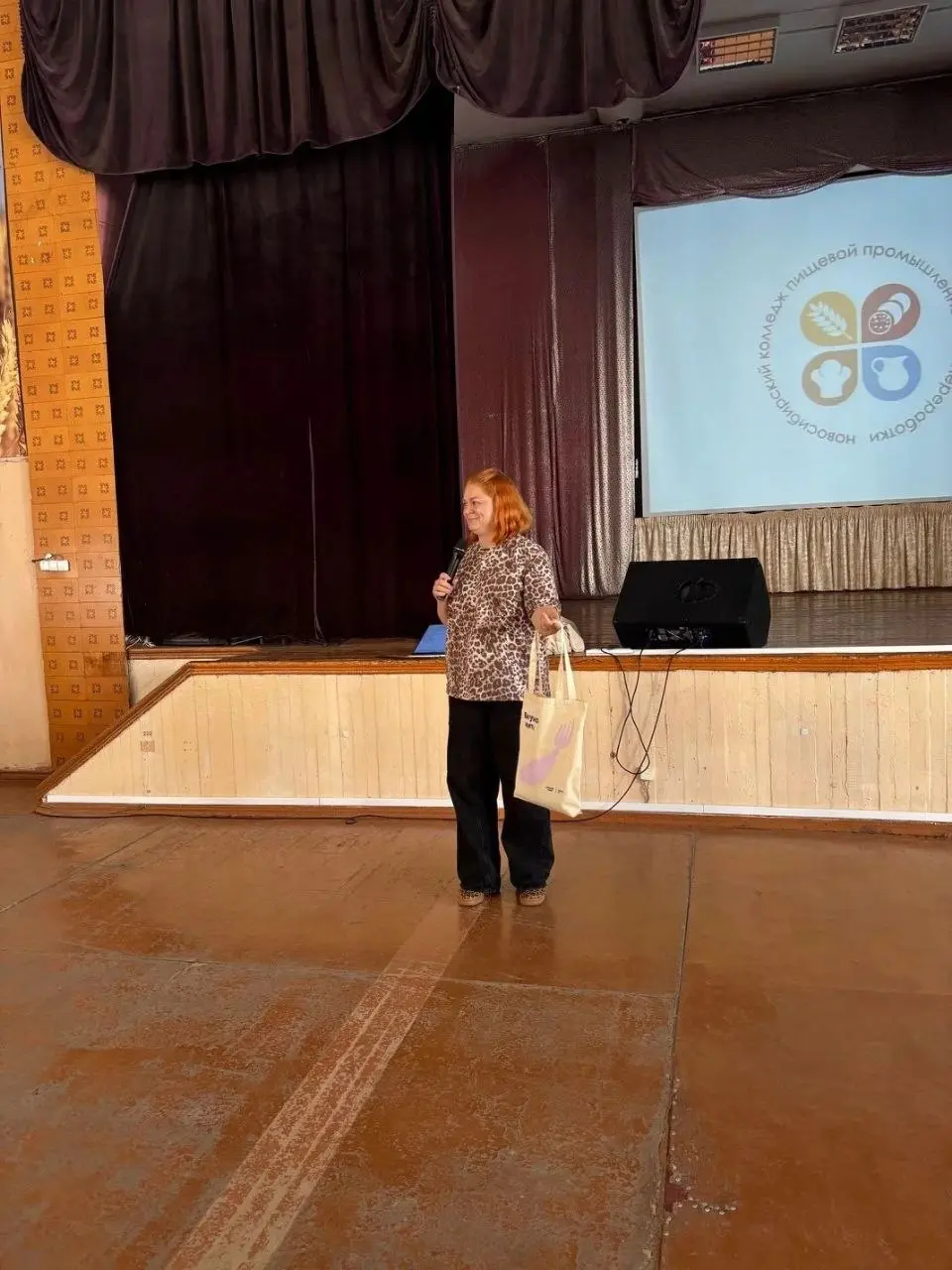 «Сибирский Гурман» снова в НКППиП!
Сегодня встретились со студентами-мясопереработчиками | Сетка — социальная сеть от hh.ru