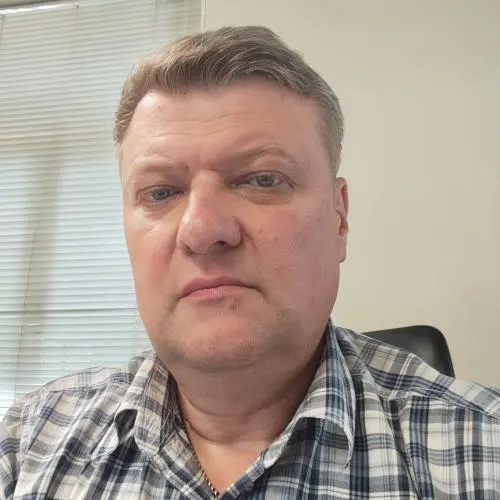 Дмитрий Холмогорцев