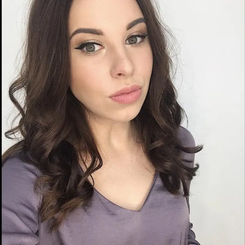 Юлия Мельникова