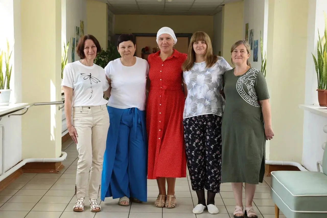 Как продвигать fashion бренды на примере 4FORMS
Коллеги, сегодня на разборе у нас нужный и нестандартный для fashion ход от российского бренда 4FORMS. К Международному дню благотворительности (5 | Сетка — социальная сеть от hh.ru