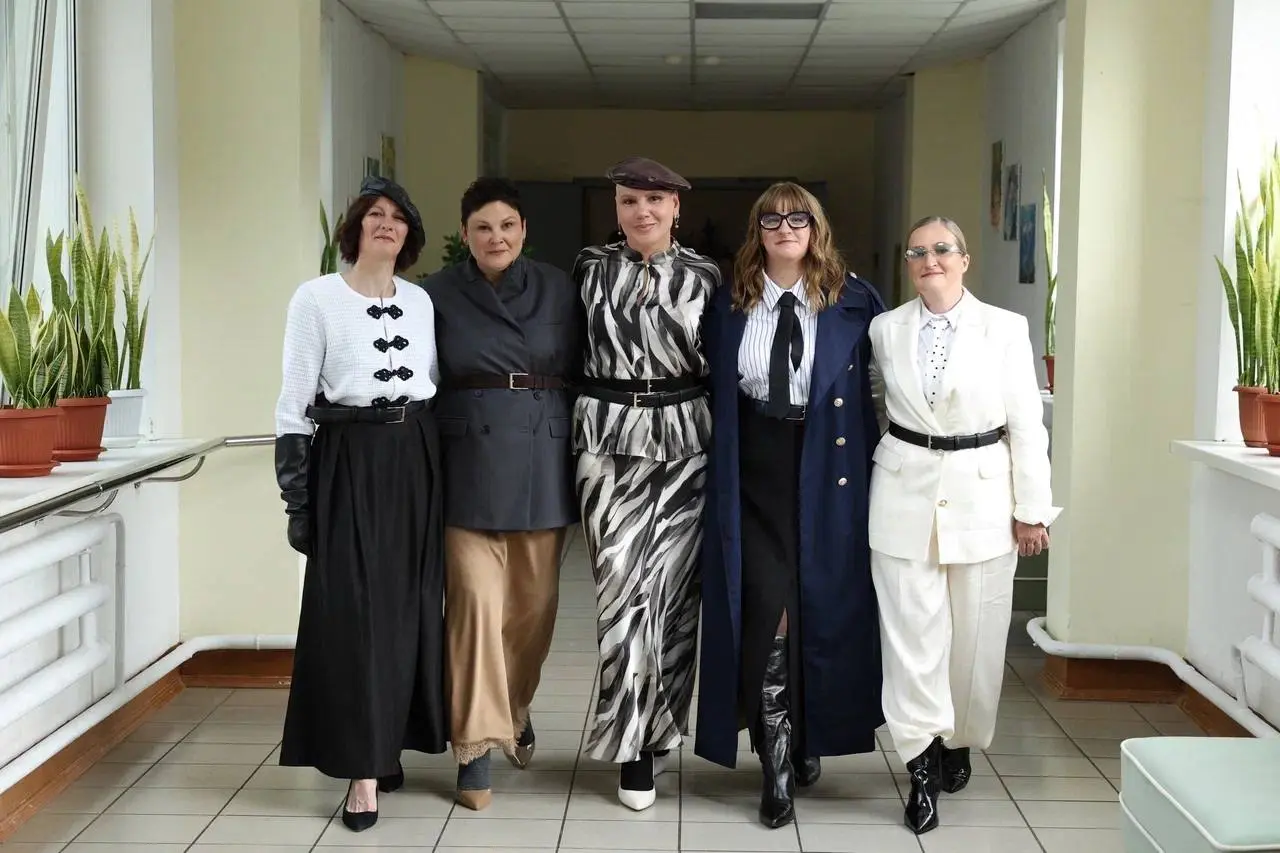 Как продвигать fashion бренды на примере 4FORMS
Коллеги, сегодня на разборе у нас нужный и нестандартный для fashion ход от российского бренда 4FORMS. К Международному дню благотворительности (5 | Сетка — социальная сеть от hh.ru