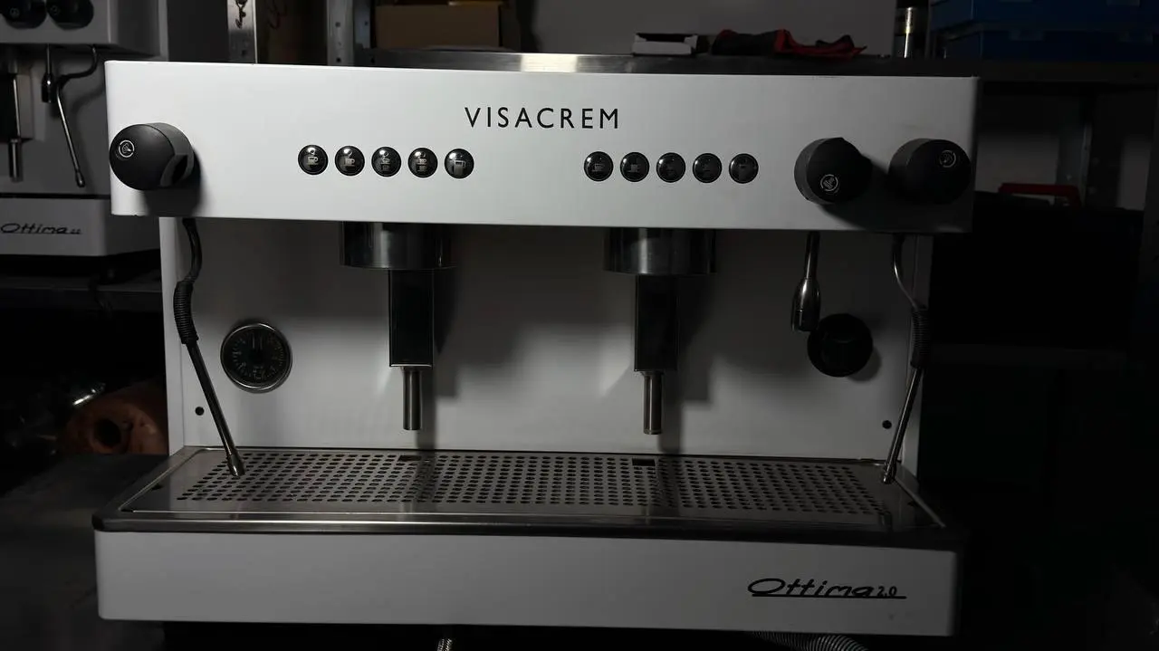 Кофемашина Visacrem Ottima 2.0, двухгупповая. Производство 2022г. Автоматическая. Хорошее состояние.
Варила не более 10кг в месяц.
Обслужена, готова к работе.
Цена 180тыс. Р
Продавец:@NataP | Сетка — социальная сеть от hh.ru