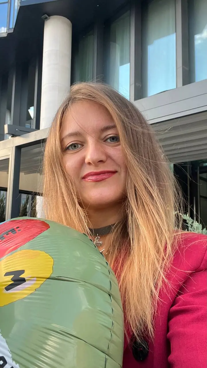 Рада, что кто-то в канале меня дождался ☺️ Я, если честно, не была уверена, что тут ещё есть люди 🙈 совсем его забросила
Ну что, рассказываю, где была.
Девять месяцев | Сетка — социальная сеть от hh.ru