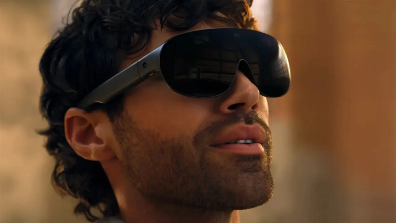 Meta* показала VR-очки весом 100 граммов
Meta* VR Glasses весят примерно в пять раз меньше Quest 3. Процессор, аккумулятор и охлаждение вынесены в отдельный блок | Сетка — социальная сеть от hh.ru