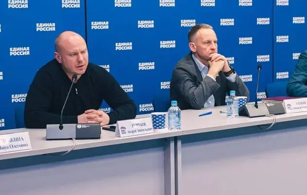 Дмитрий Медведев предложил Александру Сидякину возглавить новый комитет Госдумы
Председатель «Единой России» Дмитрий Медведев предложил кандидатуру секретаря наблюдательного совета ЦБСТ, руководителя ... | Сетка — социальная сеть от hh.ru