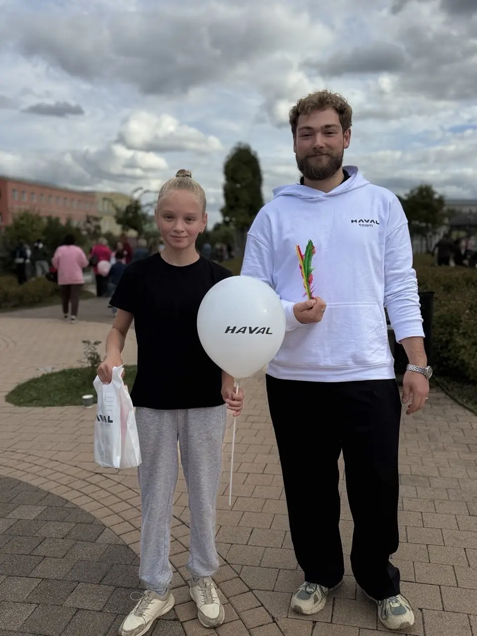 Завод Haval на Дне города Тулы: спасибо команде и гостям
В субботу, 12 сентября, наш завод принял участие в празднике Дня города Тулы 🎉
День получился насыщенным и по-настоящему живым | Сетка — социальная сеть от hh.ru