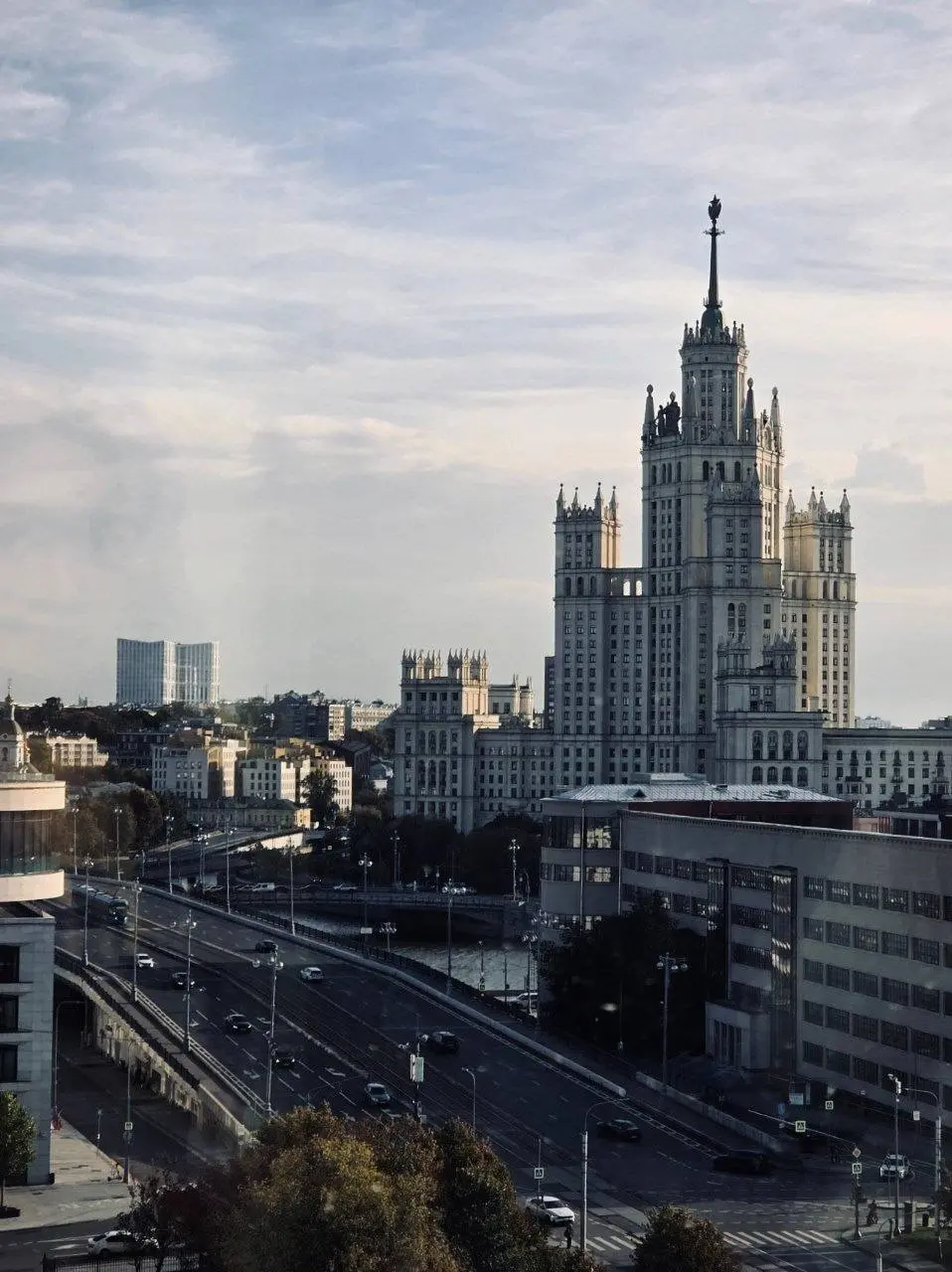 Сегодня у нас прошёл круглый стол с коллегами, и, конечно, много говорили о том, что сейчас волнует HR: тенденции рынка, перспективы, эффективность, искусственный интеллект и то, как вообще адаптирова... | Сетка — социальная сеть от hh.ru