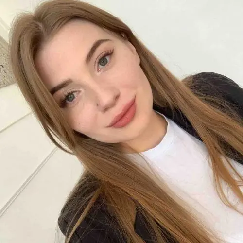 Александра Колесникова