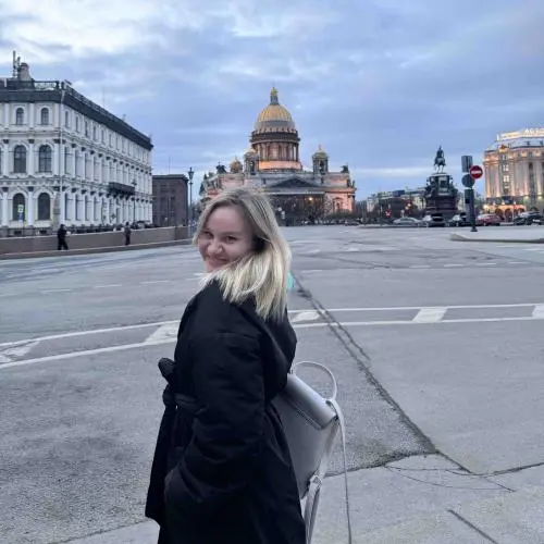 Елена Плотникова