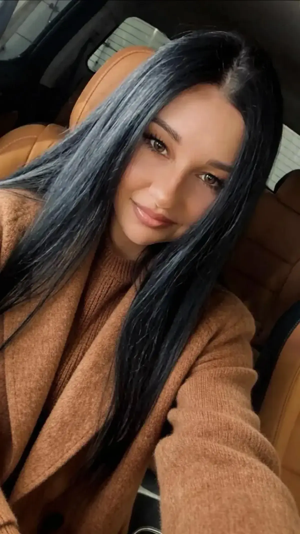 Добрый вечер, дорогие соискатели и коллеги! 👋
Давайте знакомиться ?!!!
Меня зовут Юлия Фомина, я HR-специалист в компании «Юг-Авто» 🚗
Мой путь здесь начался ещё в 2015 году с позиции продавца автомоби... | Сетка — социальная сеть от hh.ru