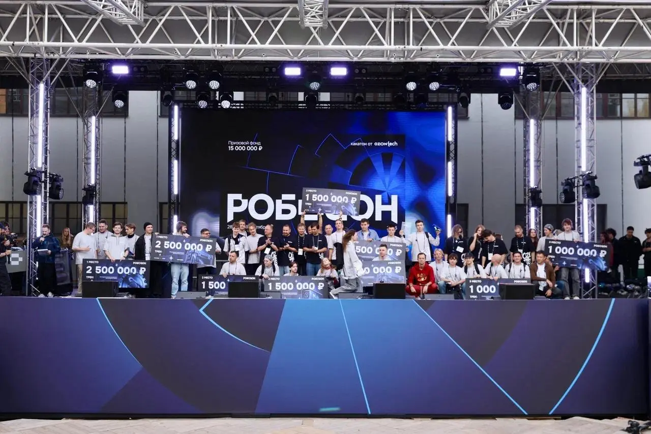 Хочу поделиться мыслями о Робозоне. Это робопространство с E-CODE 2026, в этом году оно было впервые, и там было всё, что касается роботов | Сетка — социальная сеть от hh.ru