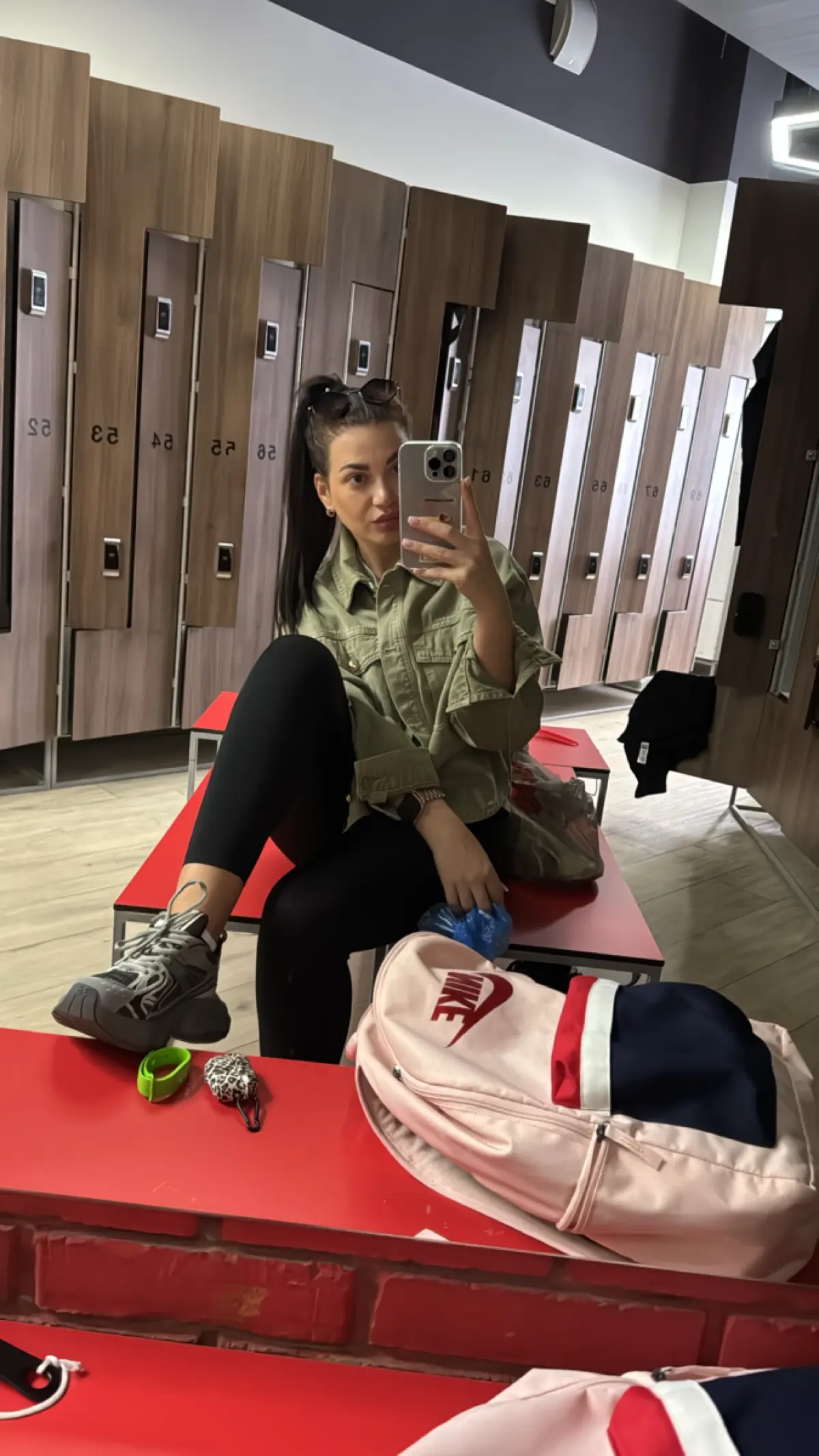 Ушла на рефакторинг. Вернусь в спринт! 🌓 | Сетка — социальная сеть от hh.ru