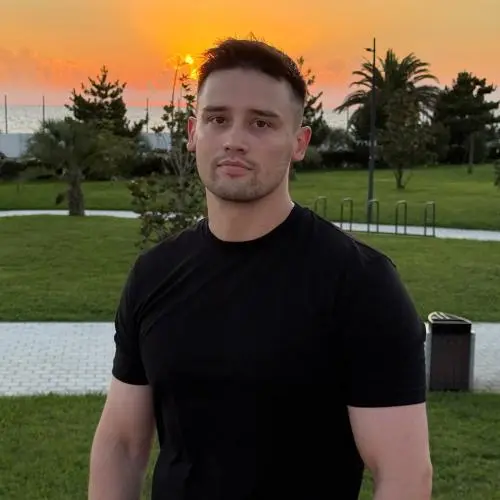 Александр Никонов