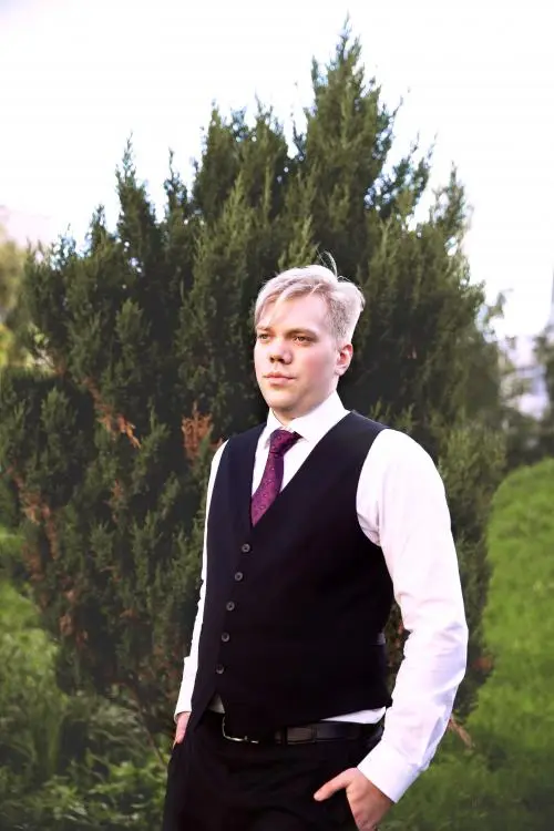 Владислав Илларионов
