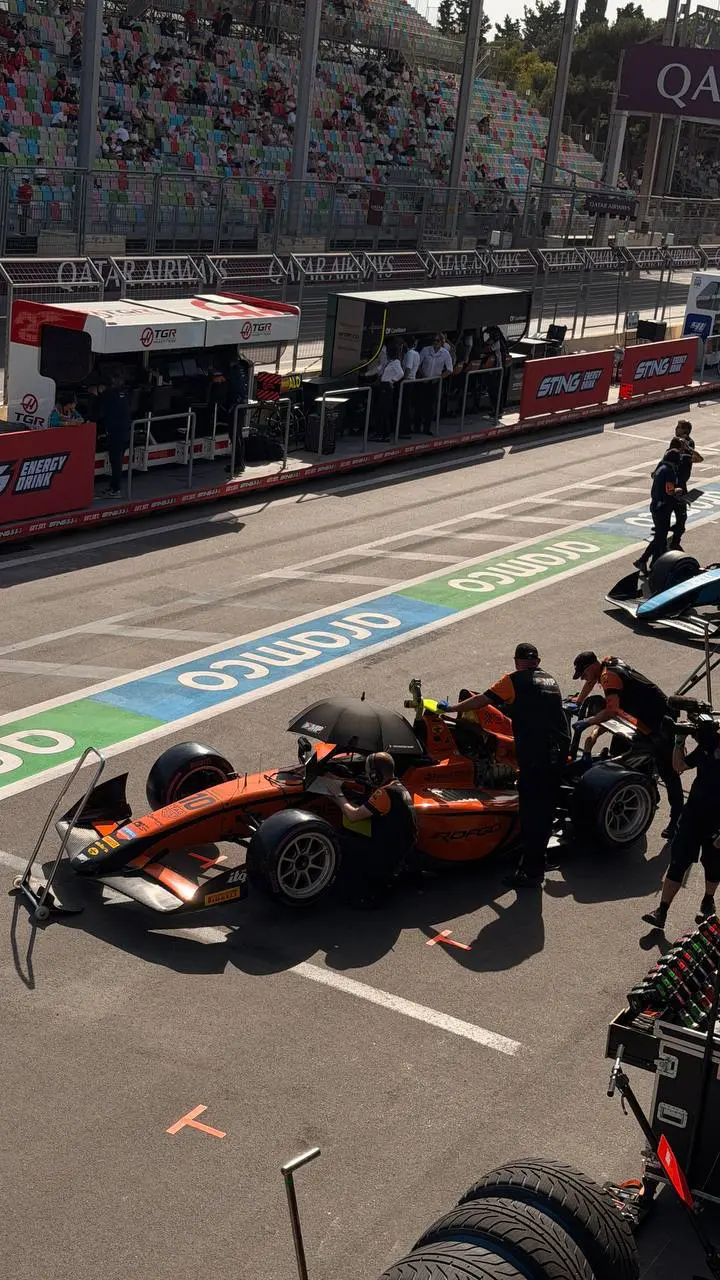 🏎️🇦🇿 1win организовал VIP-тур в Баку на Формулу-1!
Премиум-формат на 4 дня:

VIP-билеты в паддок F1 (лучший вид на питлейн с трассы)
Проживание в Ritz-Carlton
Приватные уроки гольфа в Dreamland Golf C... | Сетка — социальная сеть от hh.ru
