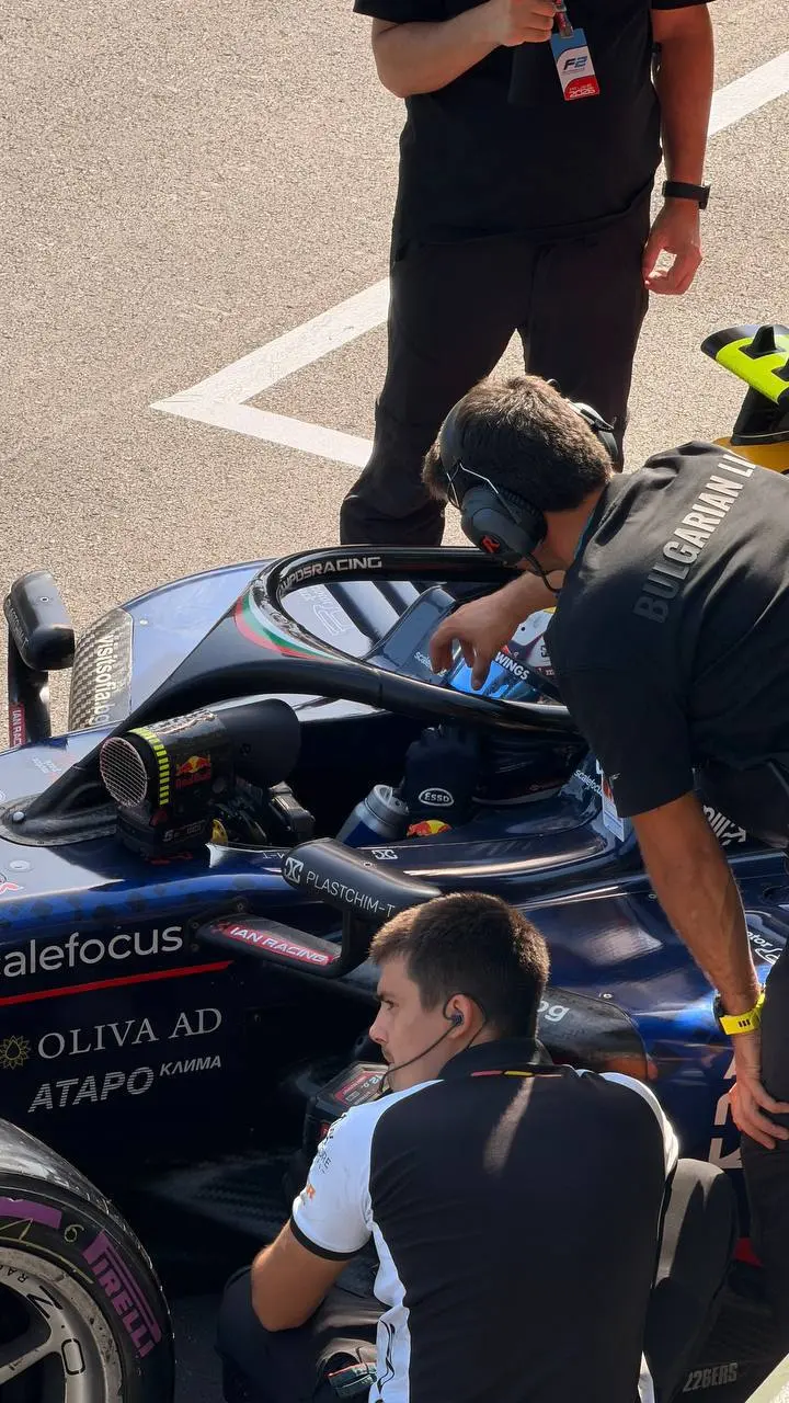 🏎️🇦🇿 1win организовал VIP-тур в Баку на Формулу-1!
Премиум-формат на 4 дня:

VIP-билеты в паддок F1 (лучший вид на питлейн с трассы)
Проживание в Ritz-Carlton
Приватные уроки гольфа в Dreamland Golf C... | Сетка — социальная сеть от hh.ru