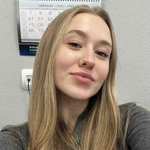 Анастасия Казначеева