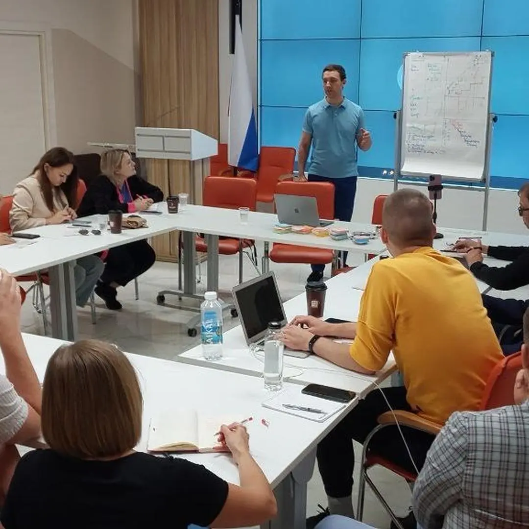 Записки субботнего блогера: на одном языке, но не всегда про одно и то же
26 сентября отмечают Европейский день языков
Он появился после Европейского года языков в 2001-м | Сетка — социальная сеть от hh.ru