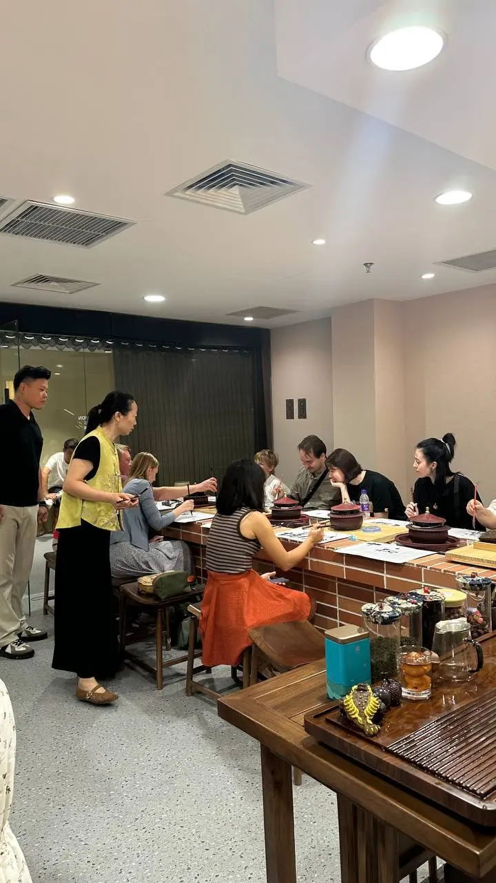 🇨🇳 Первая группа наших гостей уже побывала в Китае!
Это было настоящее погружение в культуру Китая — не просто путешествие, а возможность увидеть страну с разных сторон и познакомиться с её традициями | Сетка — социальная сеть от hh.ru