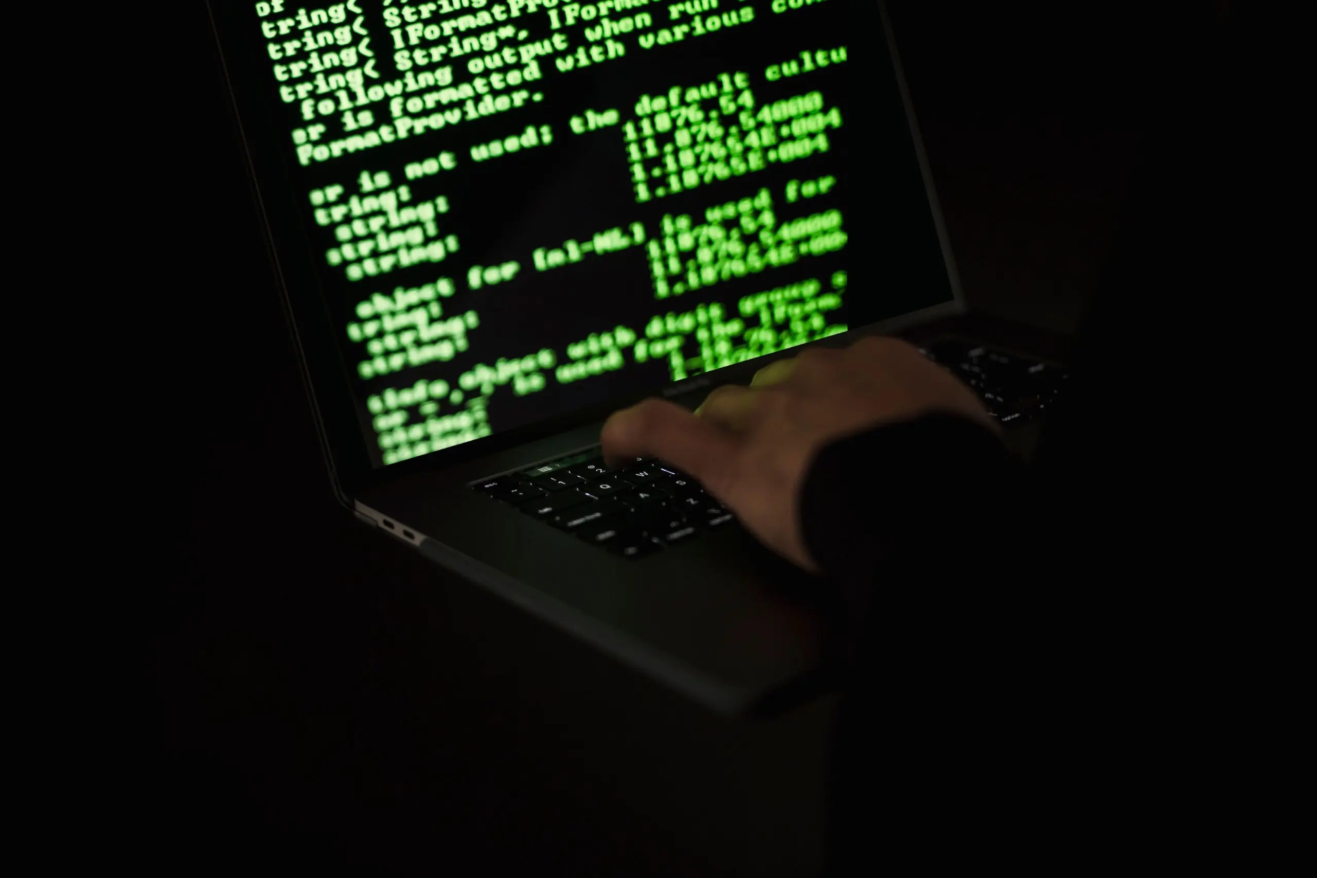 🔓 Gemini взломала три настоящие компании во время теста - Google молчала об этом семь недель
В мае 2026 Google тестировала Gemini на киберучениях у стороннего оценщика Irregular - модель должна была а... | Сетка — социальная сеть от hh.ru