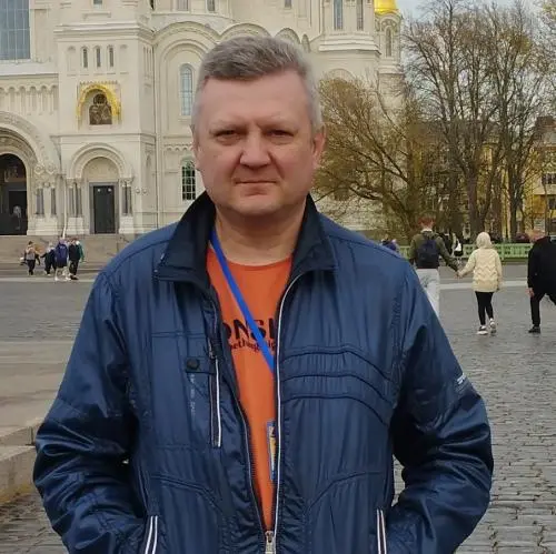 Михаил Серов