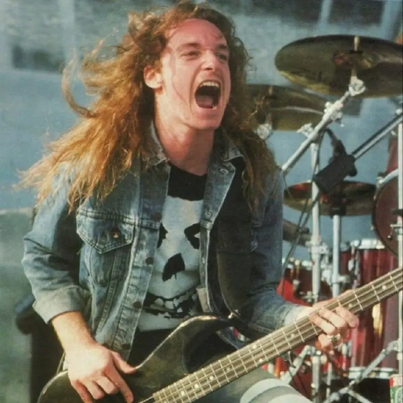Сегодня — день памяти Клиффа Бёртона, басиста Metallica, чьё влияние на группу и на всю тяжёлую музыку невозможно переоценить | Сетка — социальная сеть от hh.ru