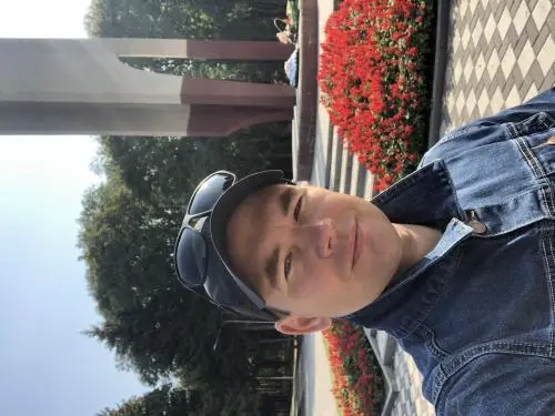 Олег Гусев