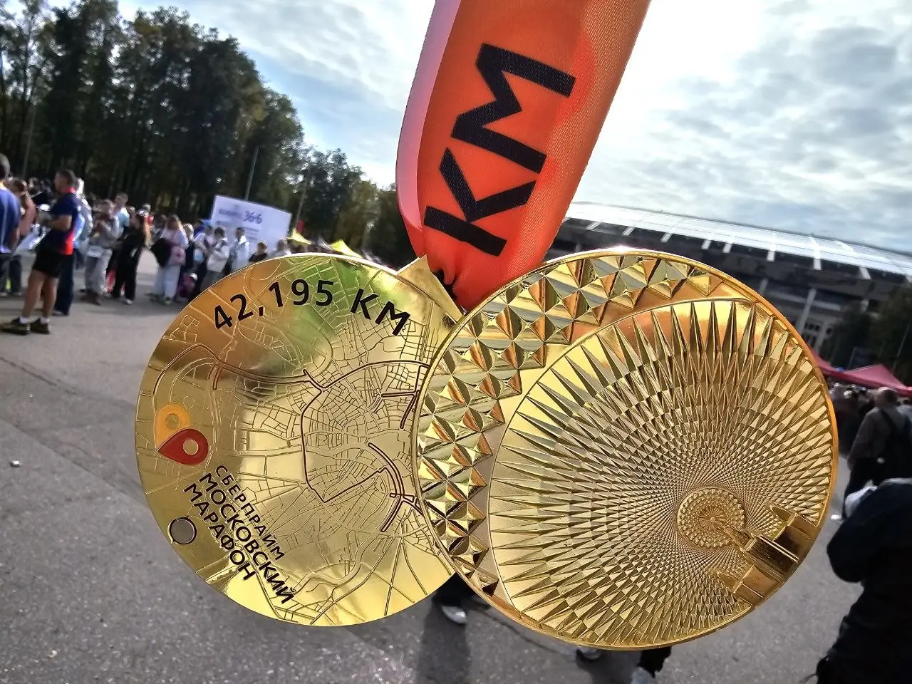 #спорт Сегодня Москва наслаждалась (все кроме водителей)) Московским марафоном | Сетка — социальная сеть от hh.ru