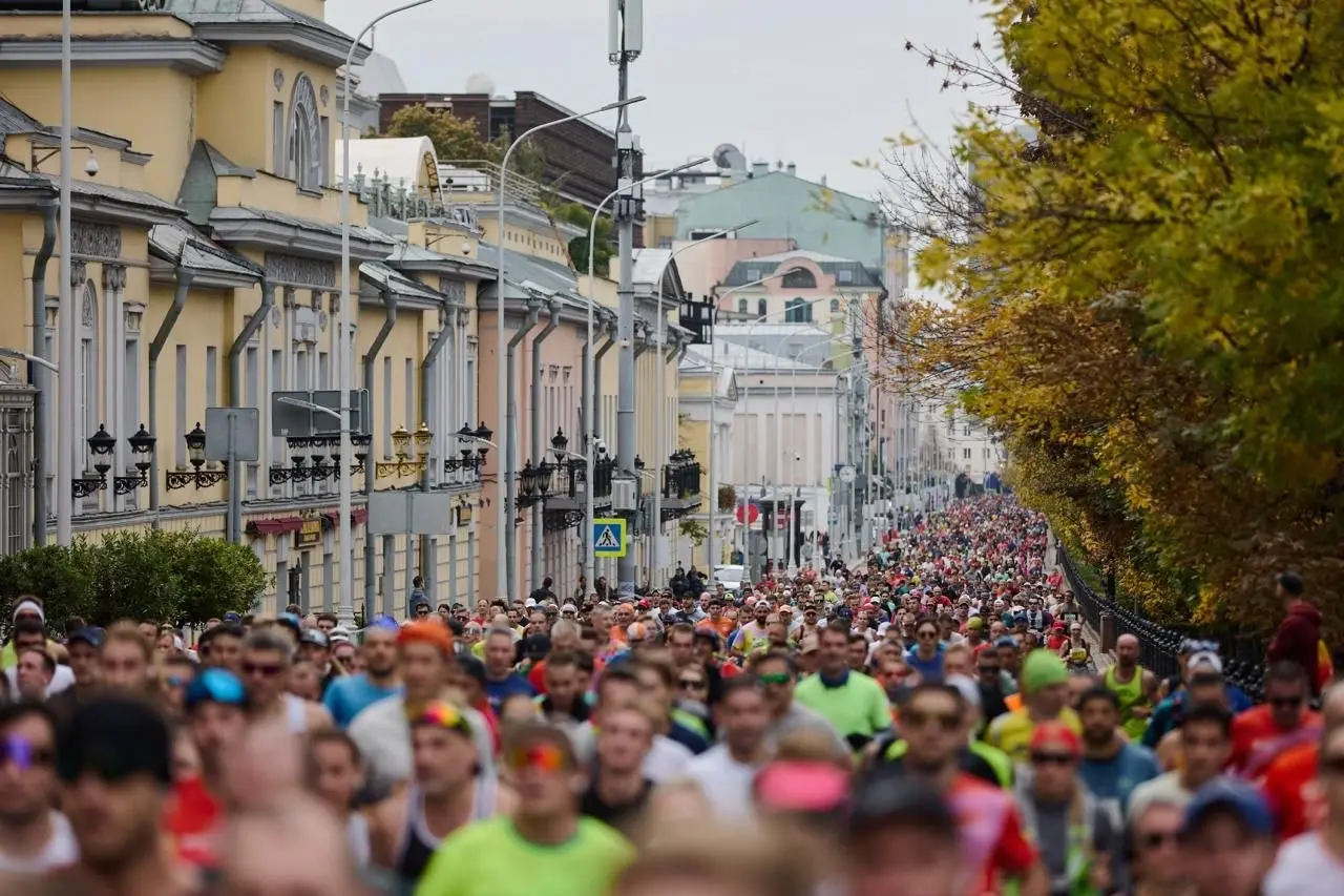 #спорт Сегодня Москва наслаждалась (все кроме водителей)) Московским марафоном | Сетка — социальная сеть от hh.ru