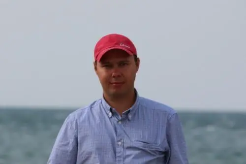 Денис Тесаков