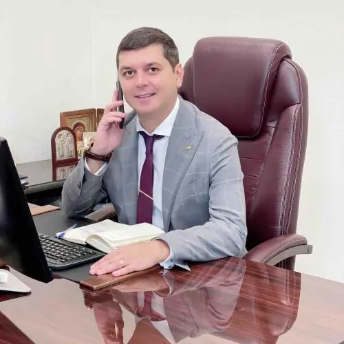 Константин Маматханов